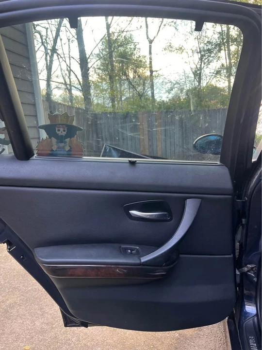 2006 BMW E90 3 Series Sedan - Image 11 of 20
