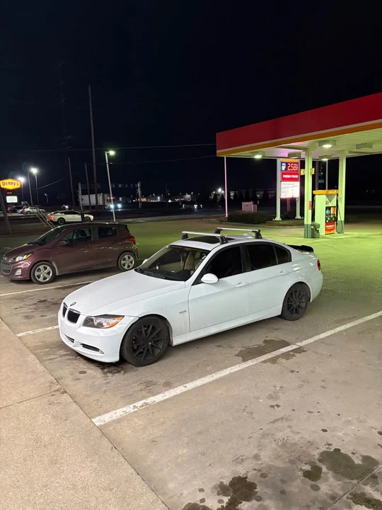 2006 BMW E90 3 Series Sedan - Image 3 of 8