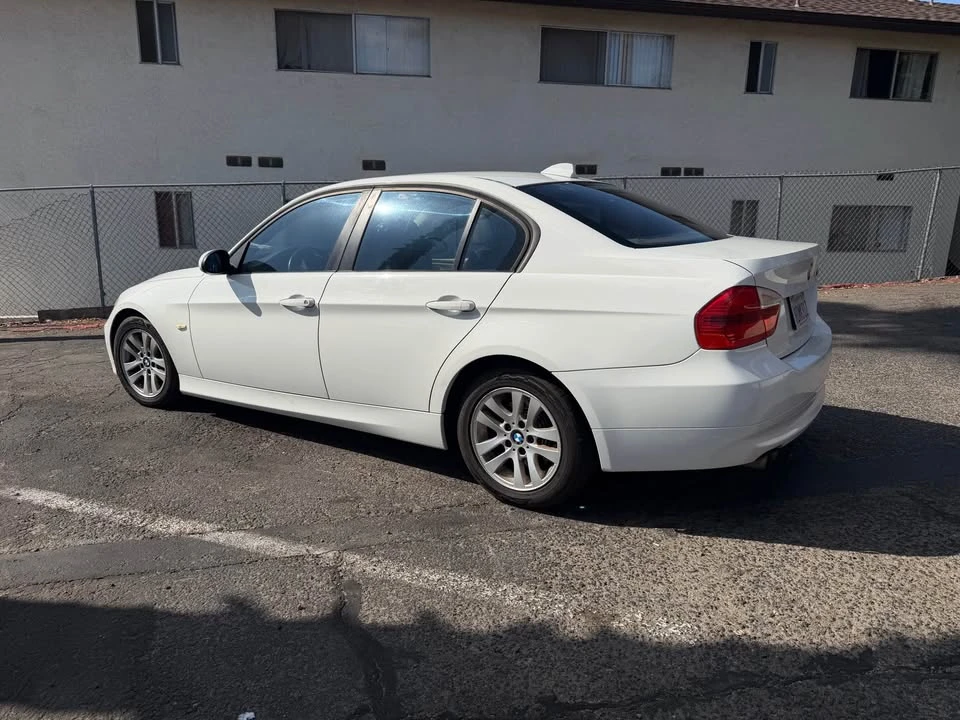 2006 BMW E90 3 Series Sedan - Image 2 of 10