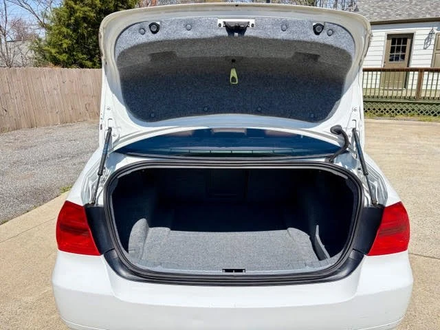2006 BMW E90 3 Series Sedan - Image 17 of 19