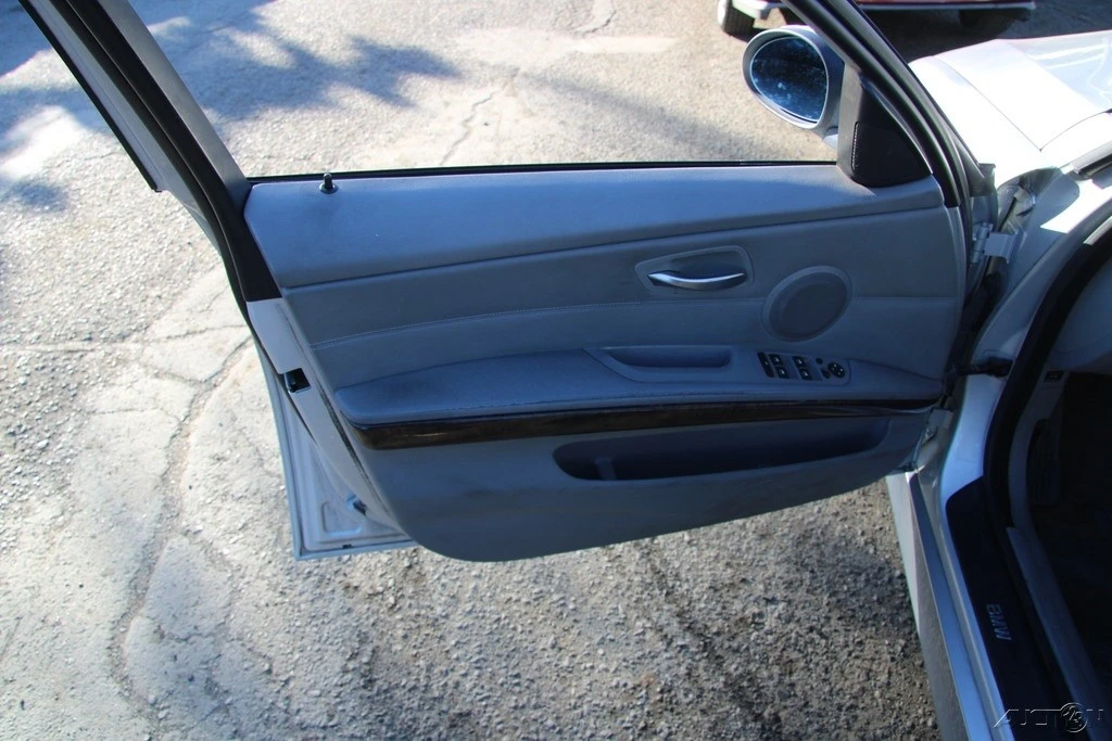 2006 BMW E90 3 Series Sedan - Image 12 of 21
