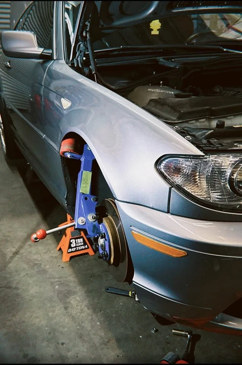 2006 BMW E46 330i & 330Ci - Image 7 of 10