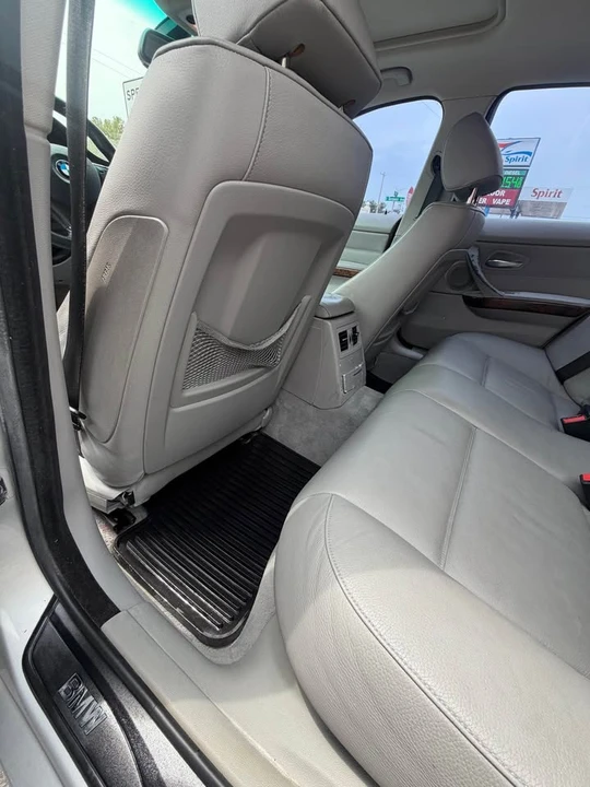 2006 BMW E90 3 Series Sedan - Image 13 of 14