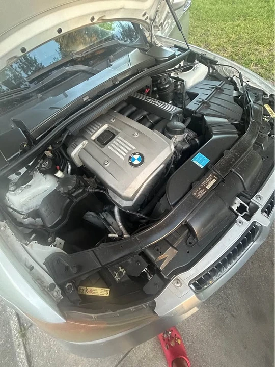2006 BMW E90 3 Series Sedan - Image 15 of 19