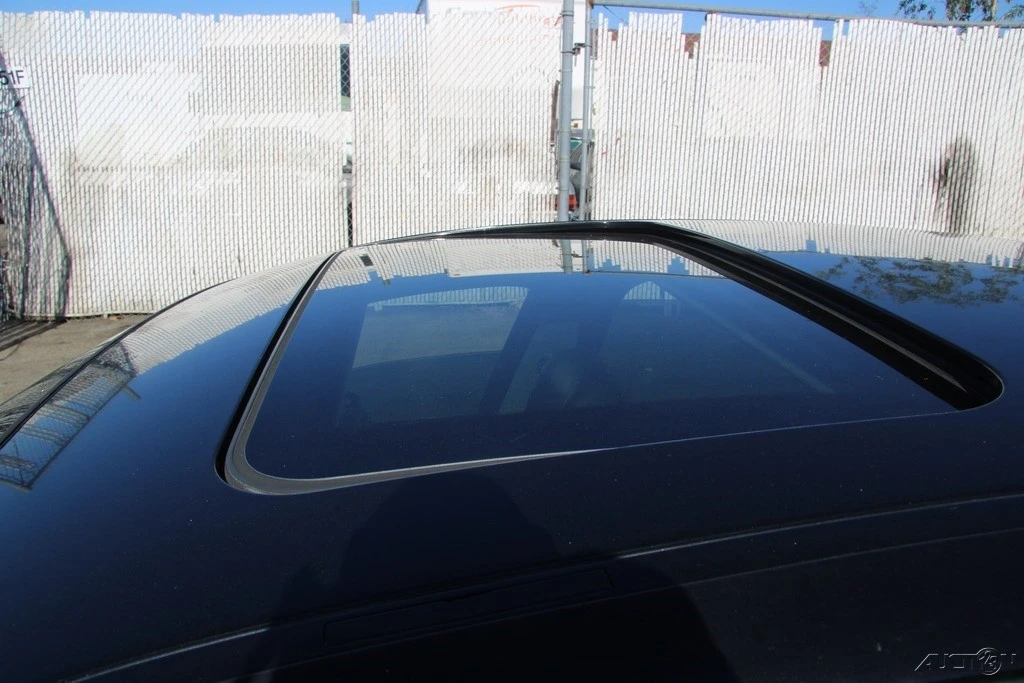 2006 BMW E90 3 Series Sedan - Image 10 of 21