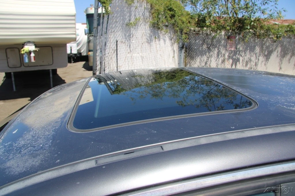 2006 BMW E90 3 Series Sedan - Image 11 of 21