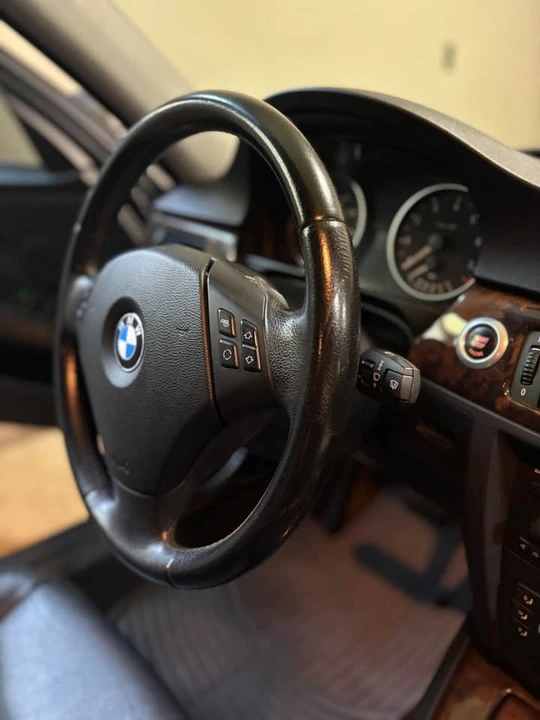 2006 BMW E90 3 Series Sedan - Image 12 of 13
