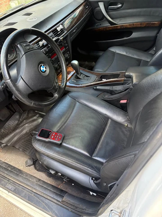 2006 BMW E90 3 Series Sedan - Image 8 of 12