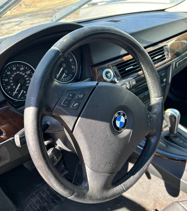 2006 BMW 3 Series - Image 3 of 11