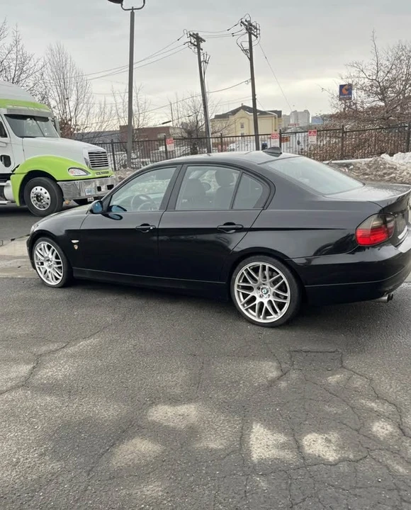 2006 BMW E90 3 Series Sedan - Image 2 of 17