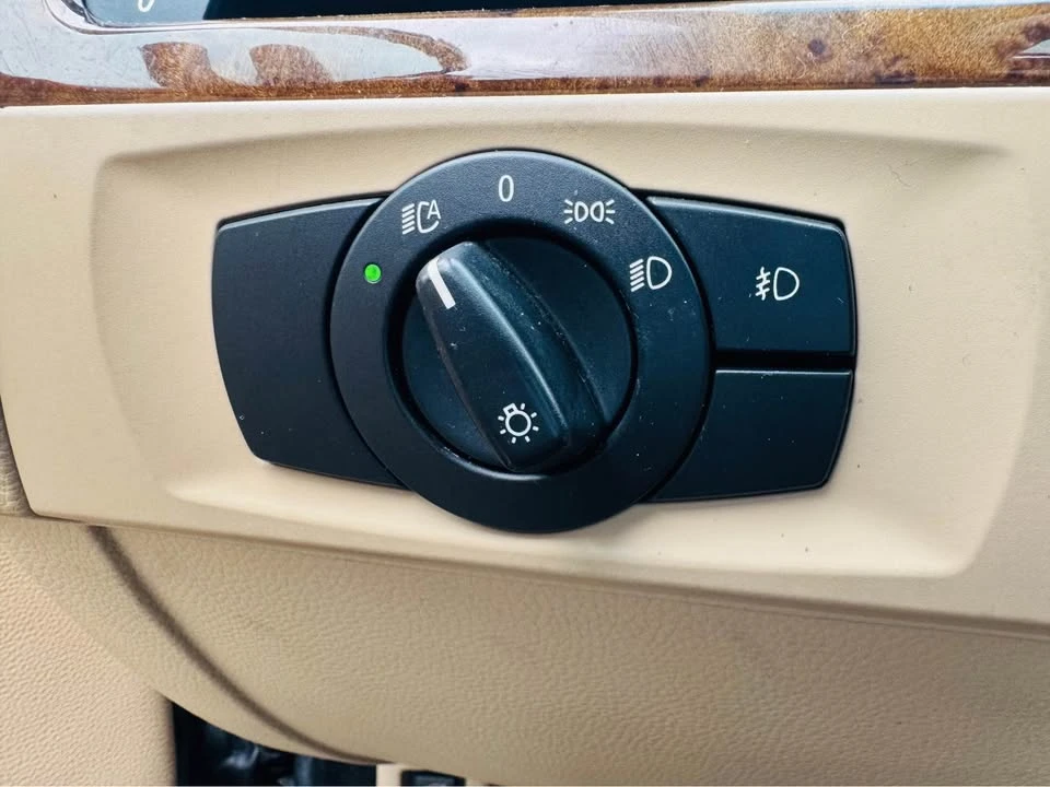 2006 BMW E90 3 Series Sedan - Image 10 of 17