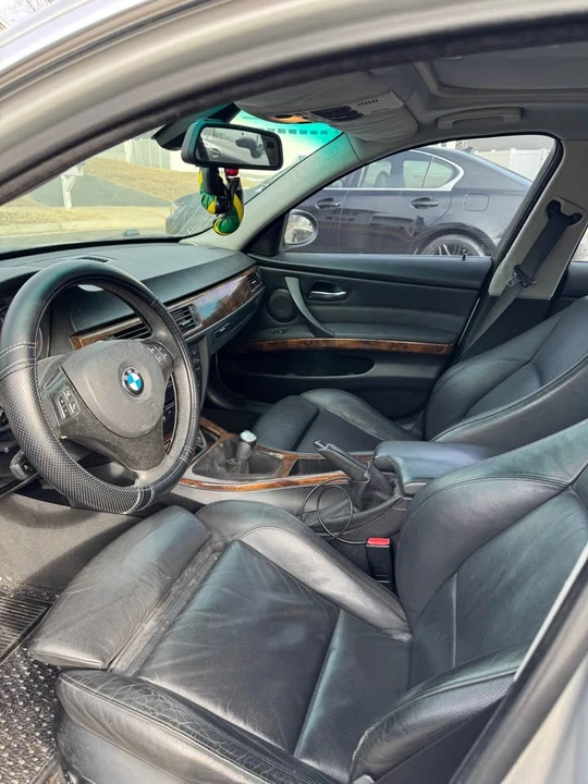 2006 BMW E46 330i & 330Ci - Image 3 of 8