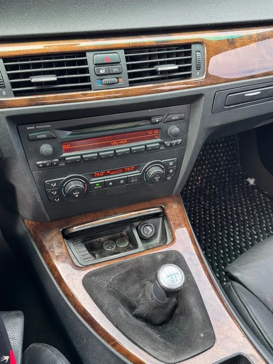 2006 BMW E46 330i & 330Ci - Image 7 of 8