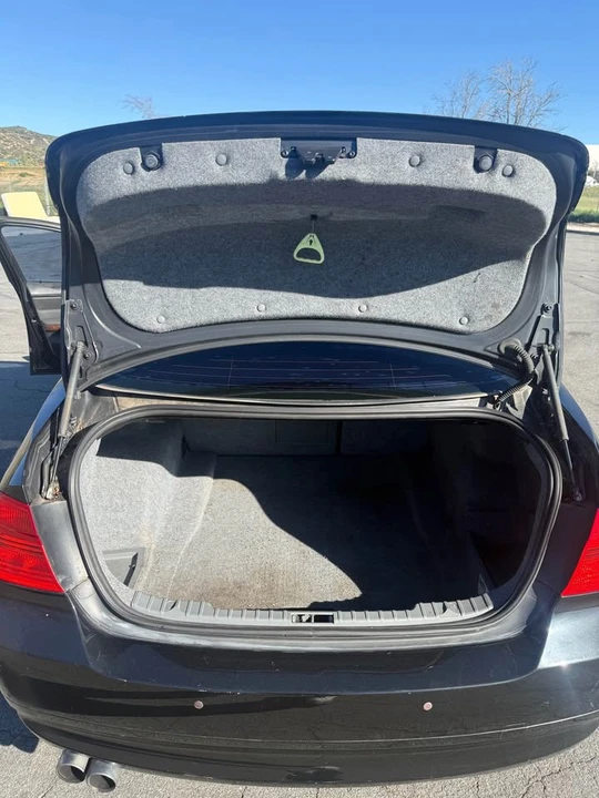 2006 BMW E46 330i & 330Ci - Image 9 of 10