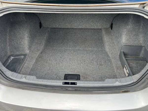 2006 BMW E90 3 Series Sedan - Image 12 of 16