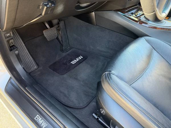 2006 BMW E90 3 Series Sedan - Image 9 of 21