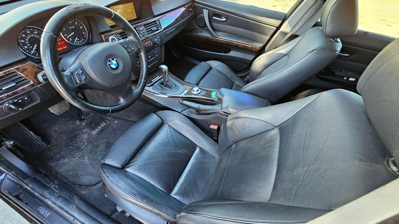2006 BMW E90 3 Series Sedan - Image 11 of 21