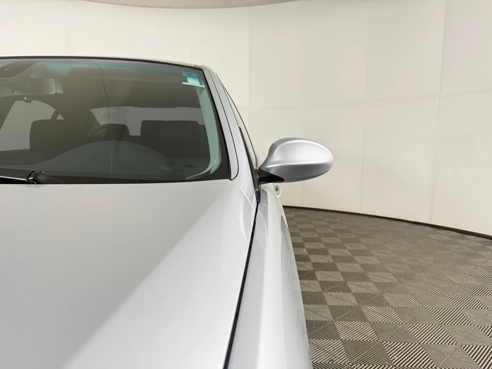 2006 BMW E90 3 Series Sedan - Image 19 of 31