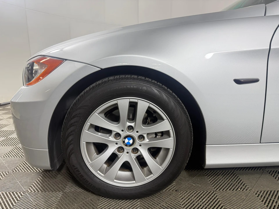 2006 BMW E90 3 Series Sedan - Image 26 of 31