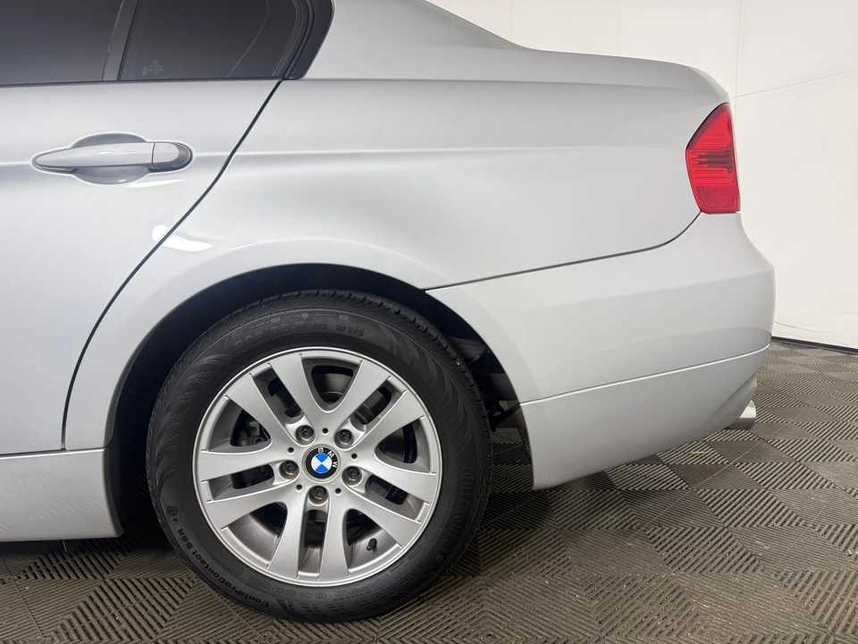 2006 BMW E90 3 Series Sedan - Image 27 of 31