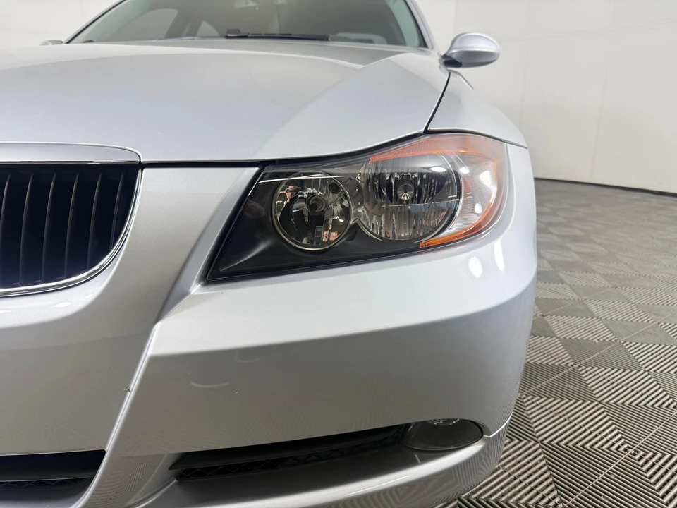 2006 BMW E90 3 Series Sedan - Image 18 of 31