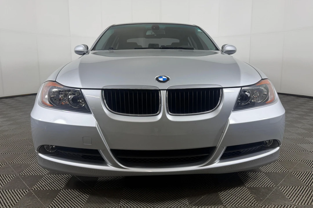 2006 BMW E90 3 Series Sedan - Image 2 of 31