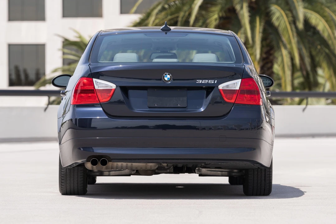 2006 BMW E90 3 Series Sedan - Image 14 of 31