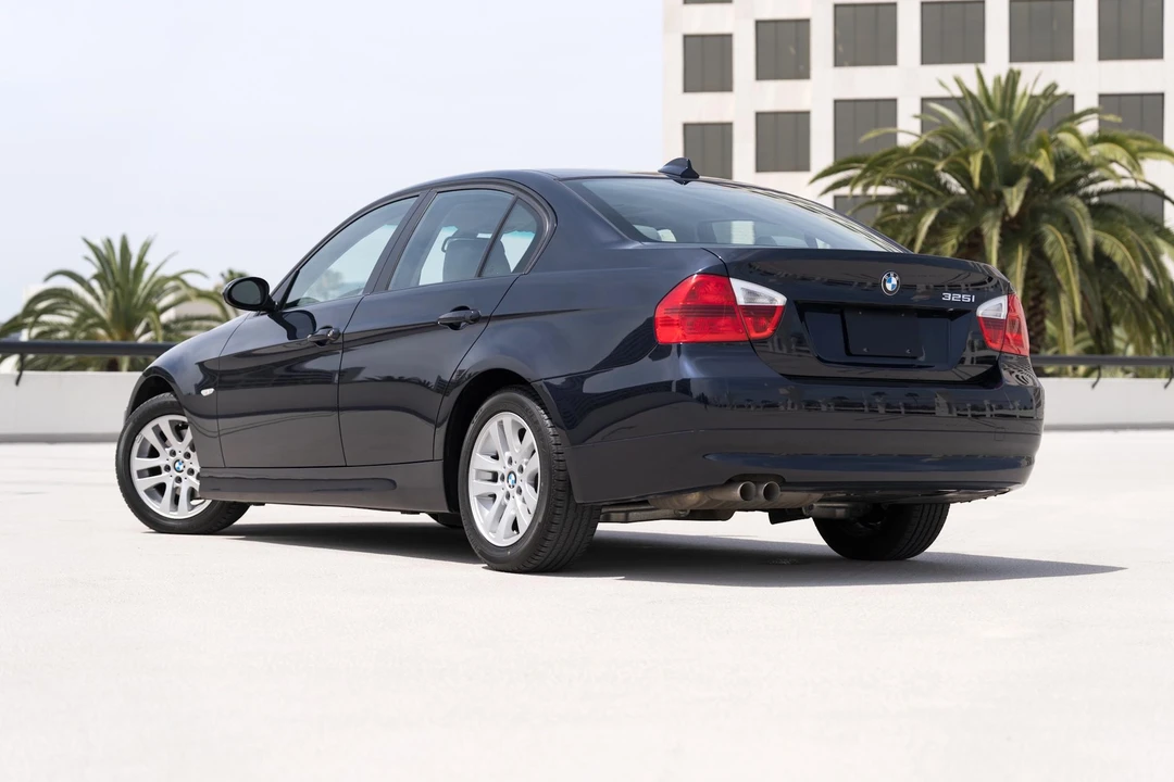 2006 BMW E90 3 Series Sedan - Image 16 of 31