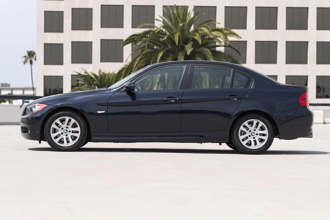 2006 BMW E90 3 Series Sedan - Image 17 of 31