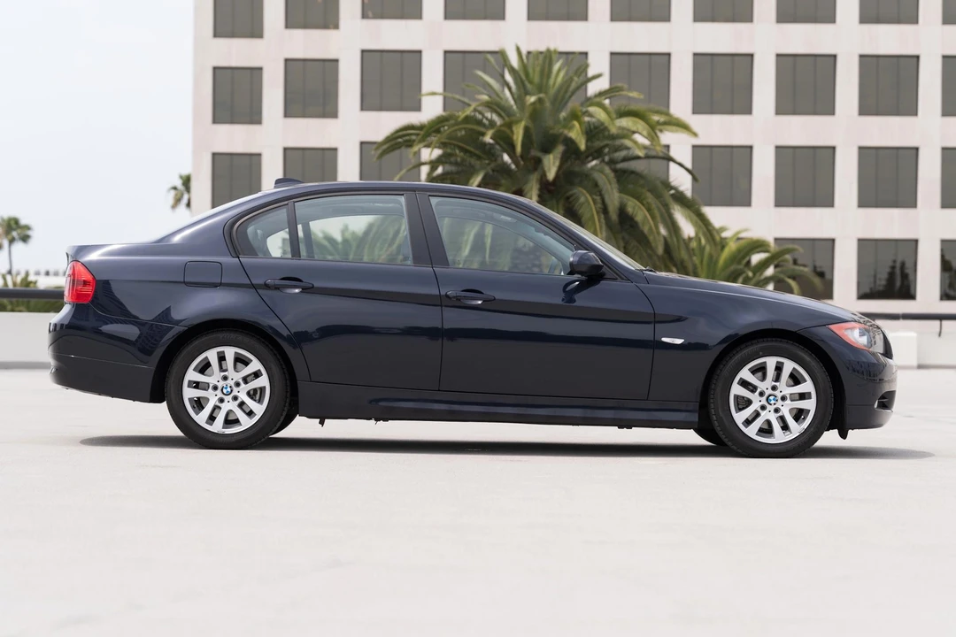 2006 BMW E90 3 Series Sedan - Image 11 of 31