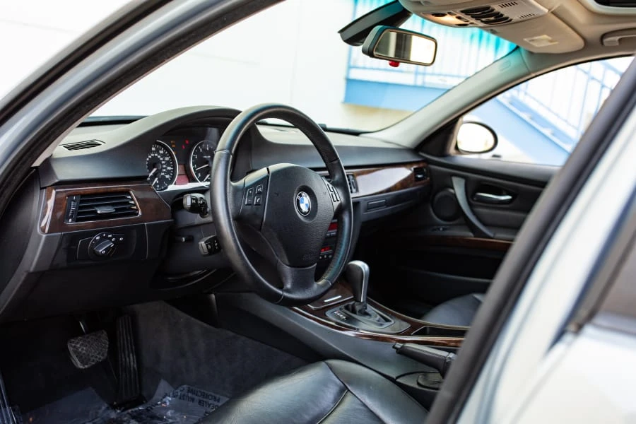2006 BMW E90 3 Series Sedan - Image 12 of 25