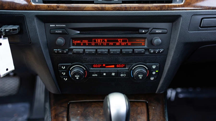 2006 BMW E90 3 Series Sedan - Image 19 of 25