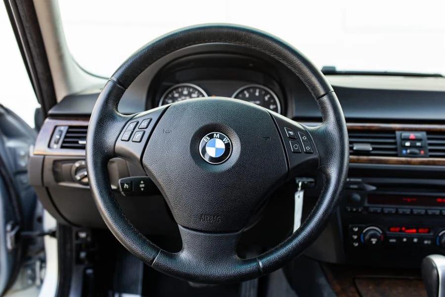 2006 BMW E90 3 Series Sedan - Image 20 of 25