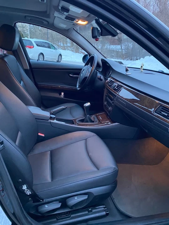 2006 BMW E90 3 Series Sedan - Image 11 of 20