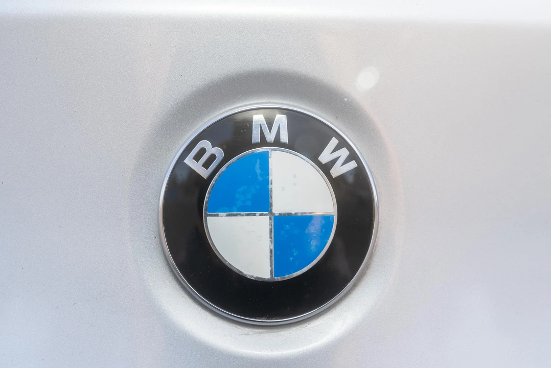 2006 BMW E90 3 Series Sedan - Image 17 of 31