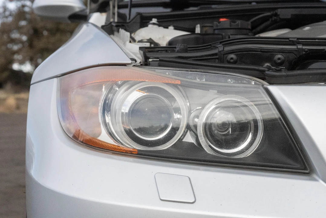 2006 BMW E90 3 Series Sedan - Image 13 of 31