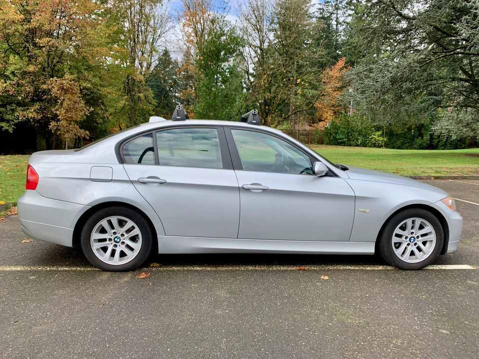 2006 BMW E90 3 Series Sedan - Image 2 of 31