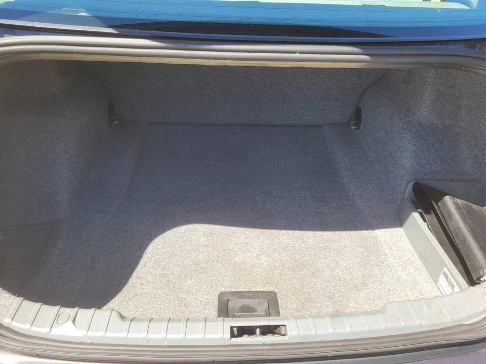 2006 BMW E46 330i & 330Ci - Image 13 of 18