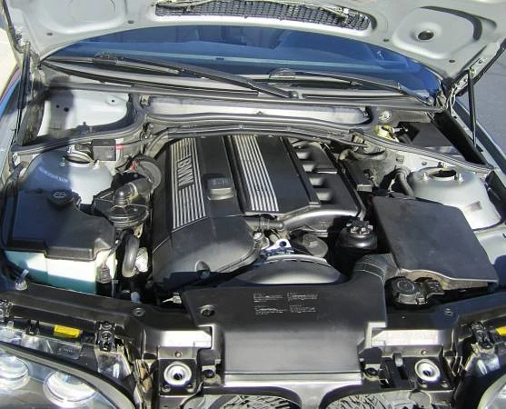 2006 BMW E46 330i & 330Ci - Image 8 of 21