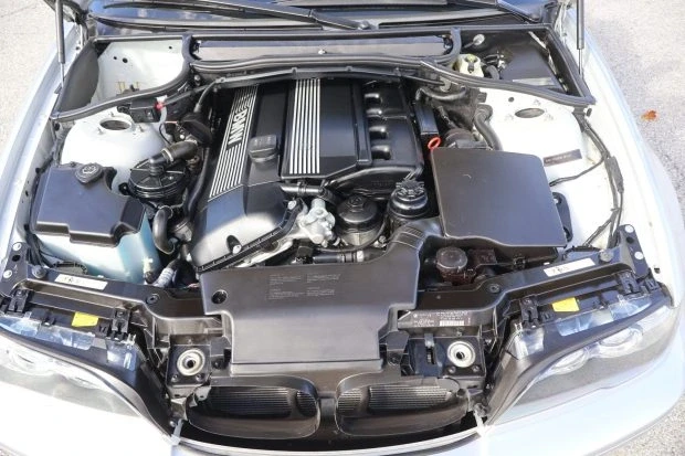 2006 BMW E46 330i & 330Ci - Image 6 of 8