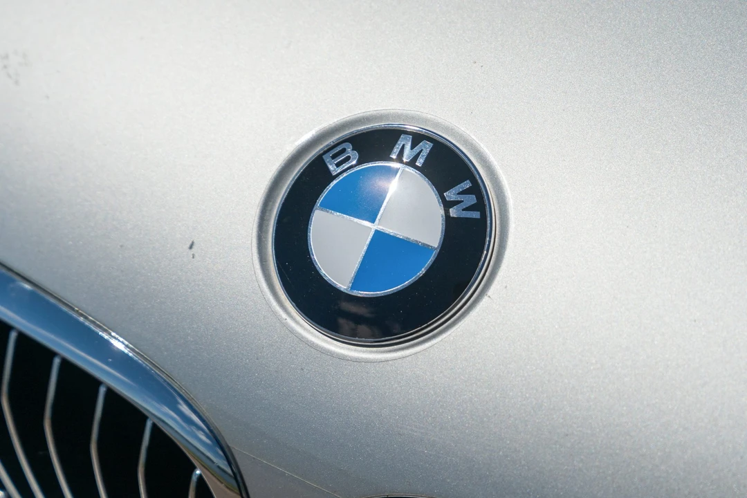 2006 BMW E46 330i & 330Ci - Image 27 of 31
