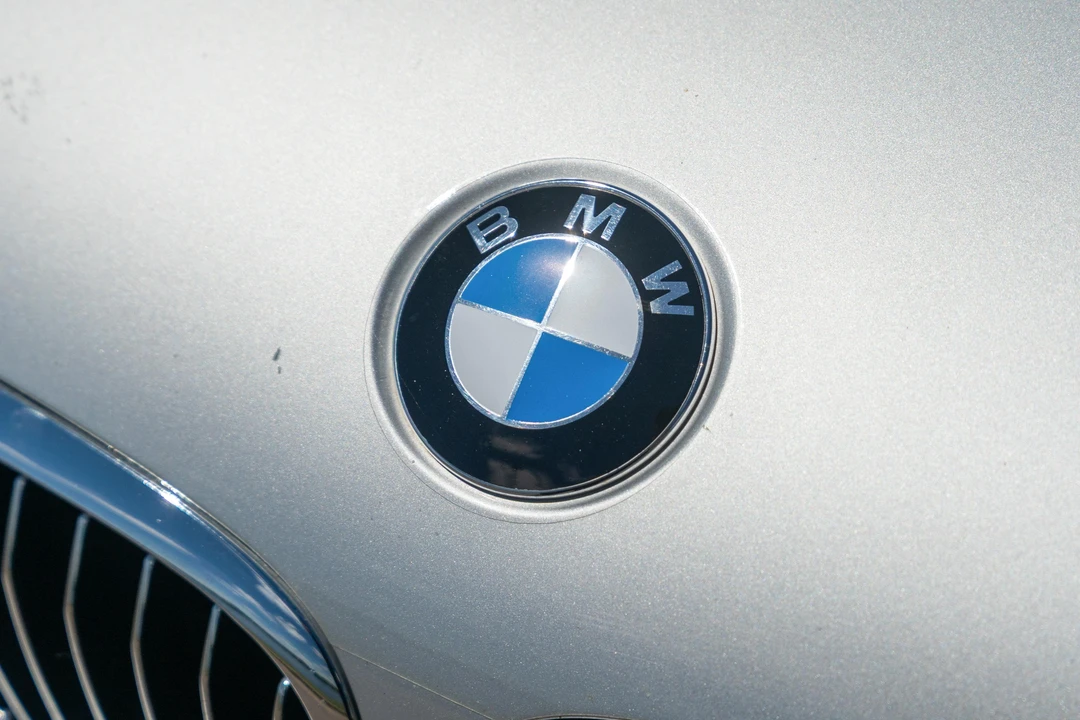 2006 BMW E46 330i & 330Ci - Image 23 of 31