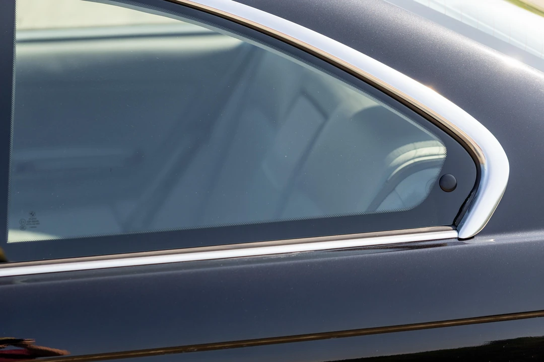 2006 BMW E46 330i & 330Ci - Image 26 of 31
