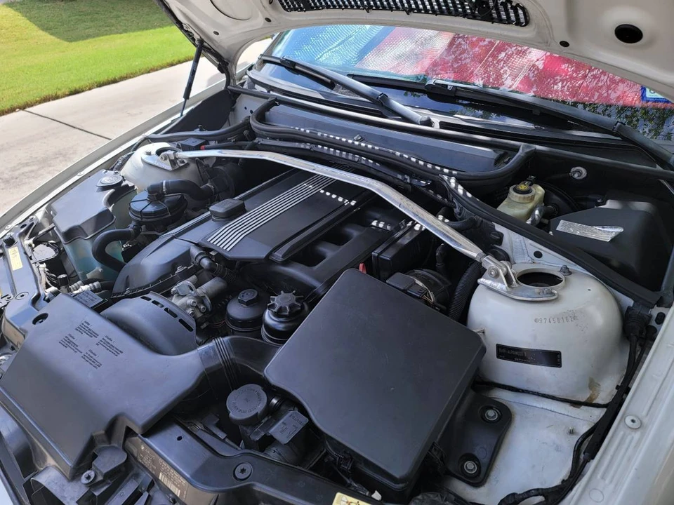 2006 BMW E46 330i & 330Ci - Image 11 of 14