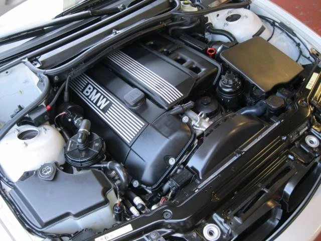 2006 BMW E46 330i & 330Ci - Image 9 of 17