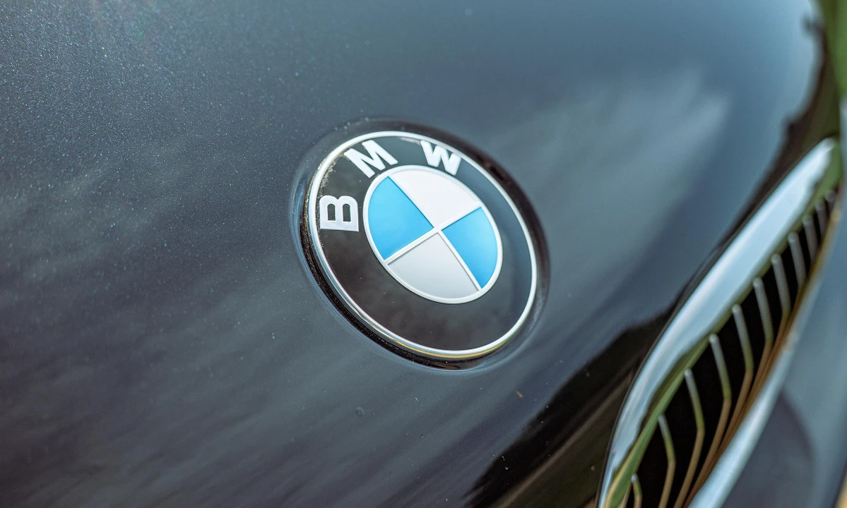 2006 BMW E46 330i & 330Ci - Image 20 of 31