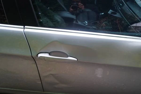 2006 BMW E46 330i & 330Ci - Image 4 of 4