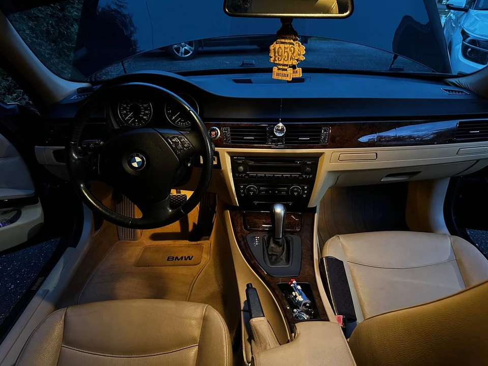 2006 BMW E90 3 Series Sedan - Image 8 of 13