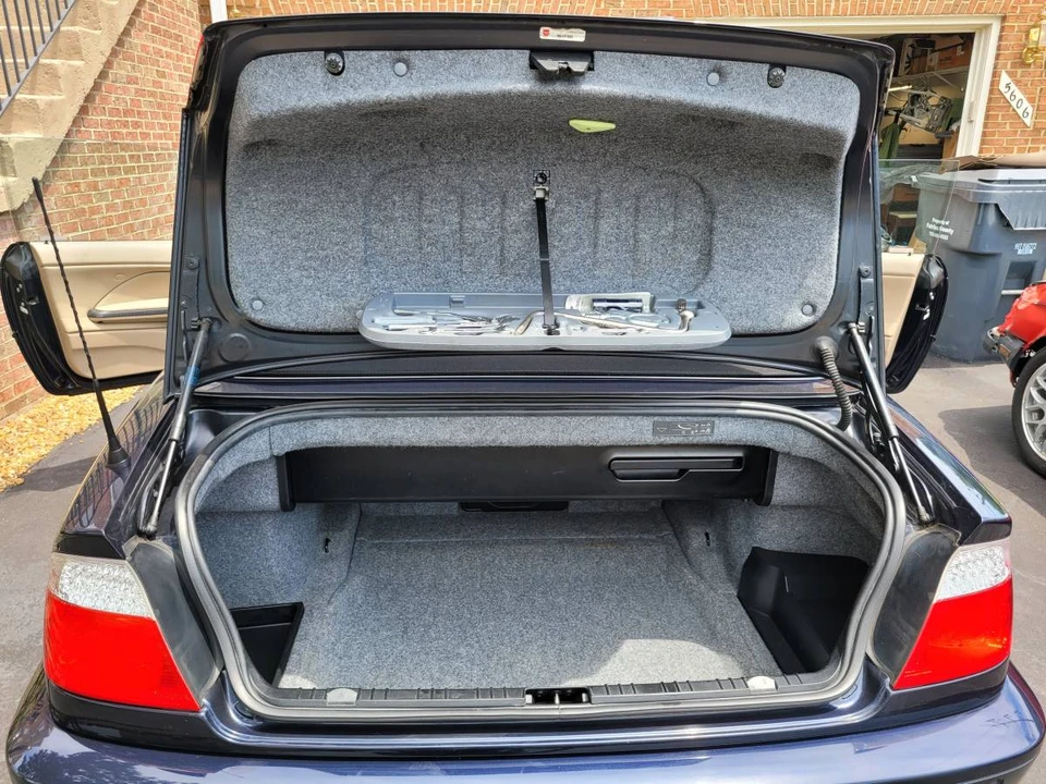 2006 BMW E46 330i & 330Ci - Image 20 of 24
