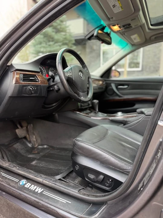 2006 BMW E90 3 Series Sedan - Image 10 of 21